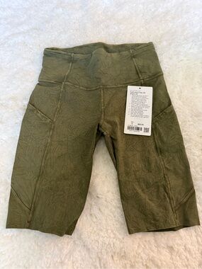 Lululemon Fast and Free High-Waist Olive Green Shorts, size 6